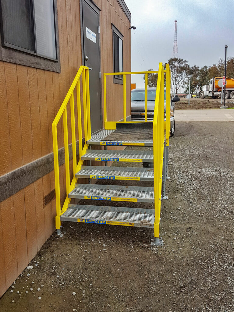 OSHA compliant portable 5 step left access stair unit