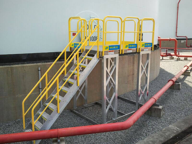 Erectastep 10-step industrial stairs to platform around tank