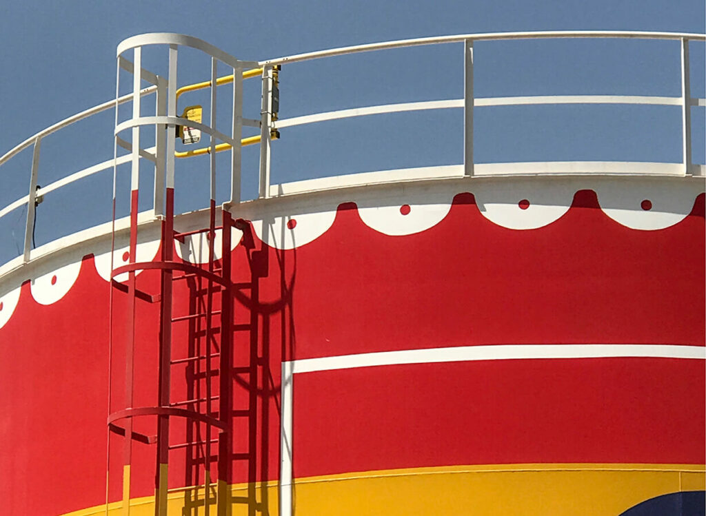 Metal Ladder mounted YellowGate for oil industry storage tank