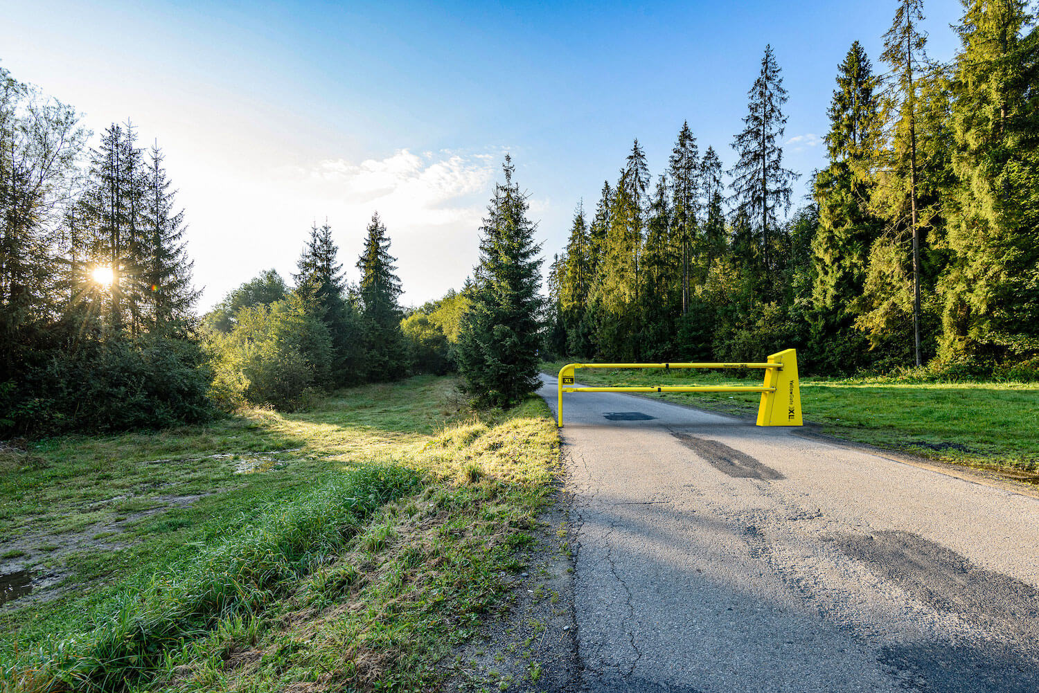 Road barrier gate