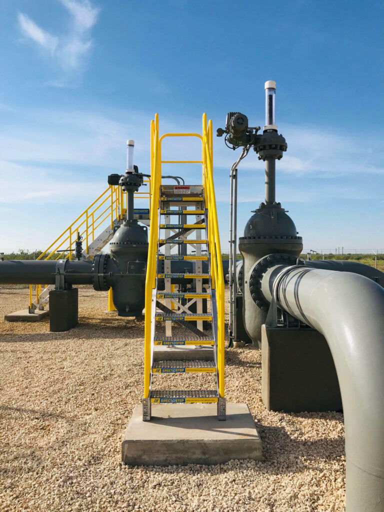 ErectaStep's Pipeline Valve Access Metal Platform