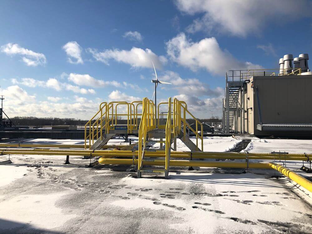 rooftop-crossover-metal-stairs