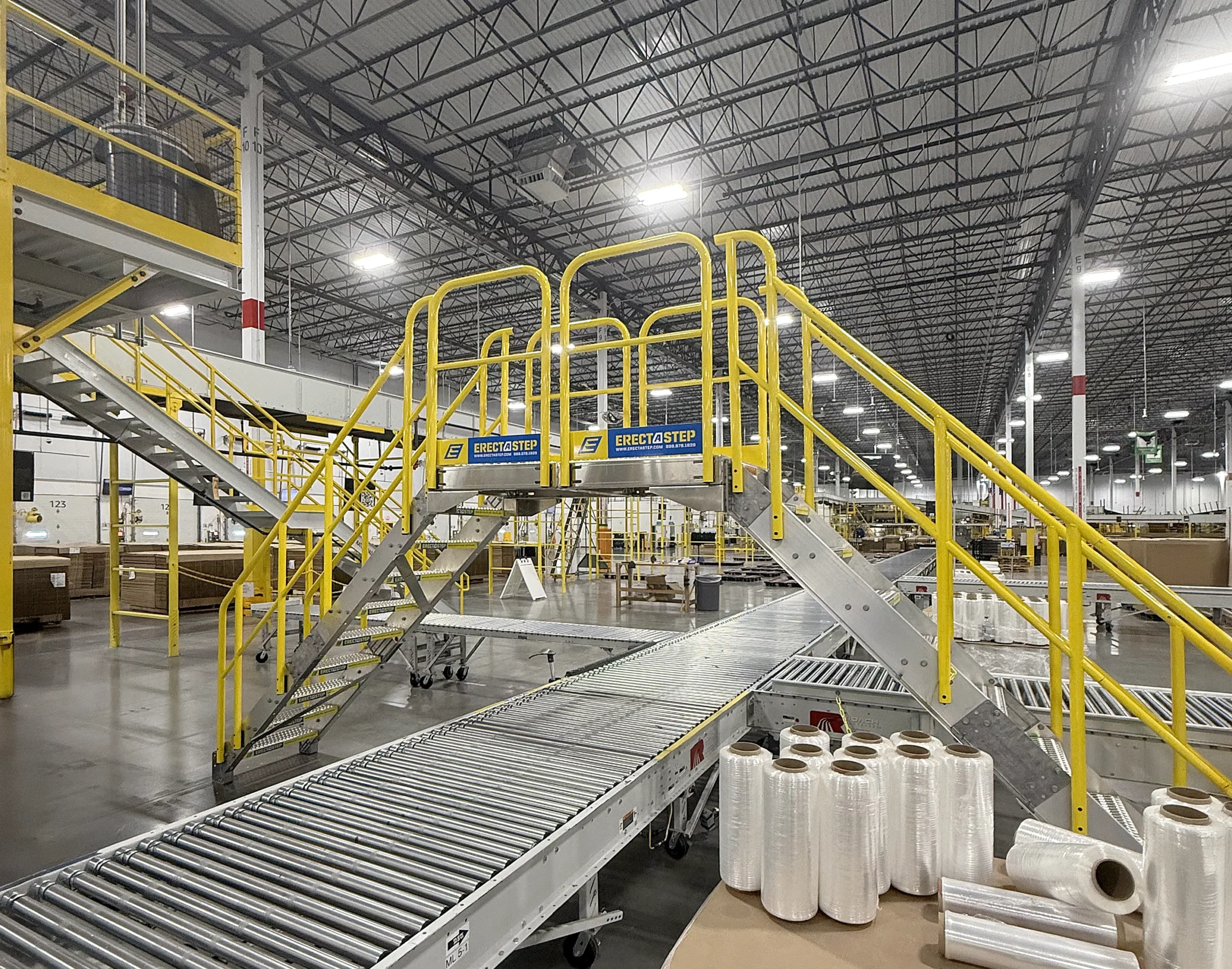 Distribution Center Conveyor Crossover